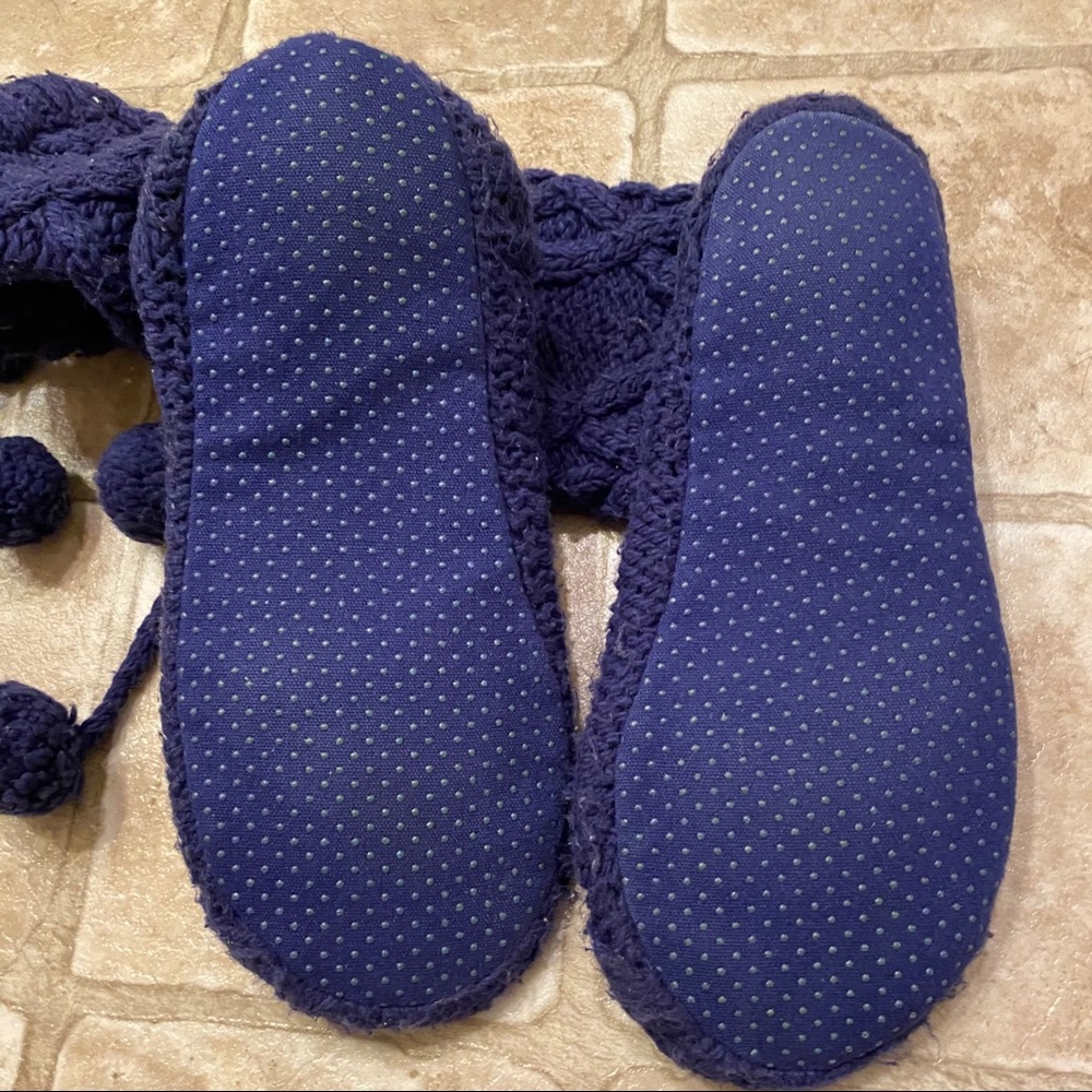 Aerie | Knit Slipper Booties with Tassel Ties | Size = L/XL - Picture 2 of 3